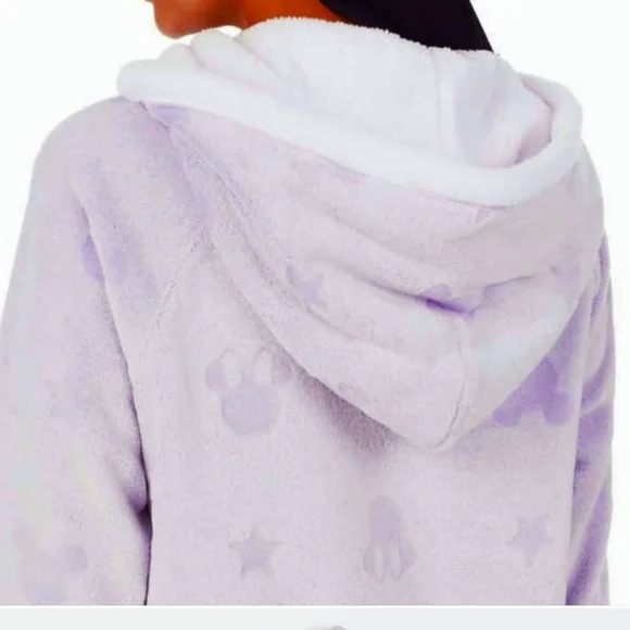 DISNEY Lounger with hood, LARGE, NWT - Picture 6 of 9